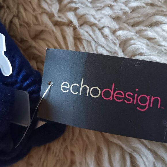 Keep Warm & Keep In Touch! iPhone Compatible Sweet Blue Gloves - Picture 2 of 4